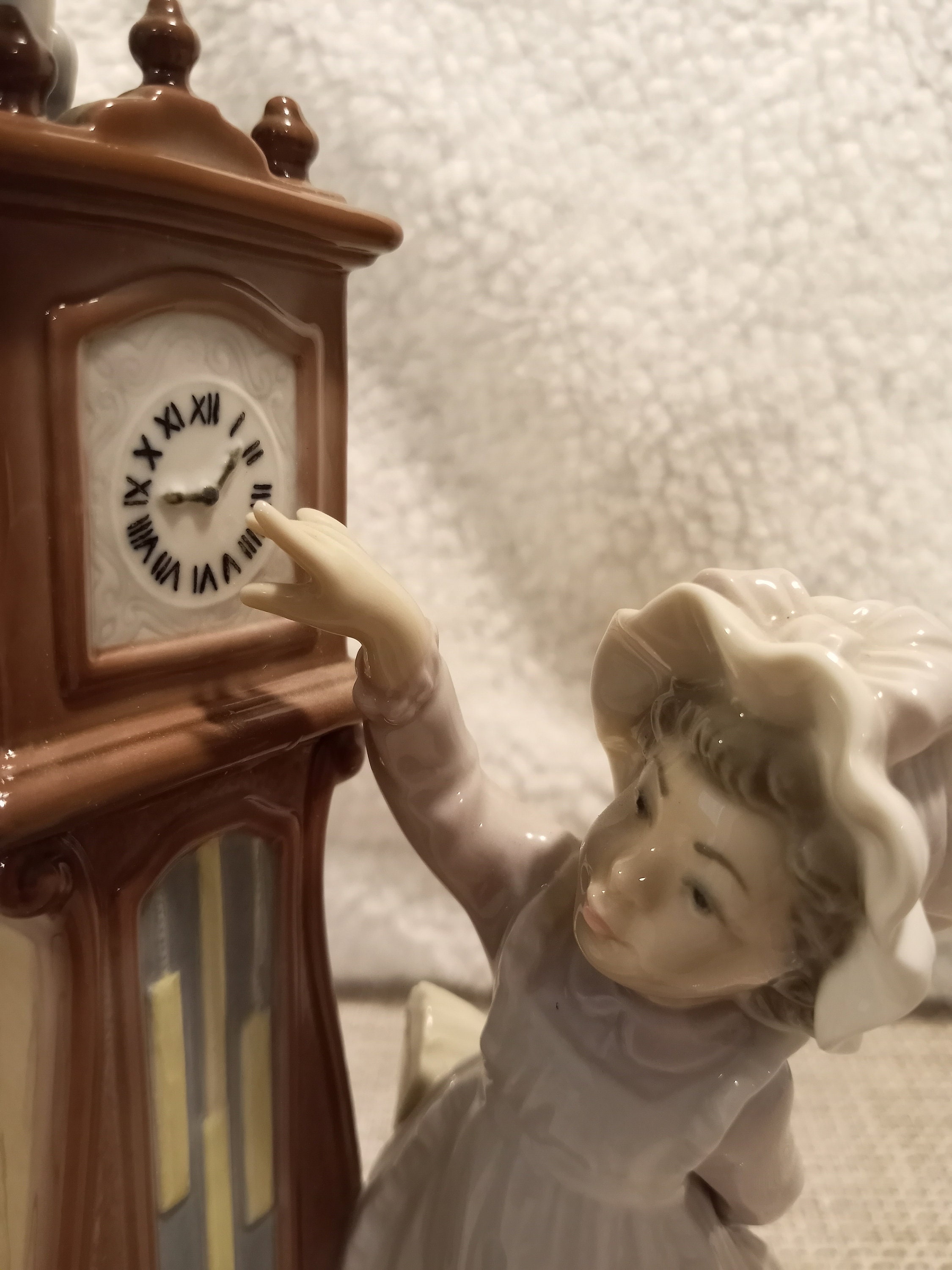リヤドロ　猫と時計と少女 リヤドロ Lladro, Bedtime Girl With Grandfater Clock & Cat #5347