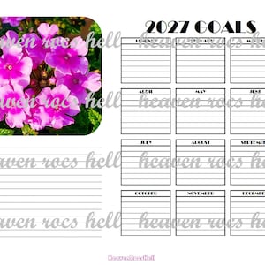 Puede incluir: Una página de planificador de objetivos para 2027 con una fotografía cuadrada de flores de verbena de color rosa y morado vibrante en la esquina superior izquierda. Incluye doce cajas mensuales con líneas para escribir y notas.
