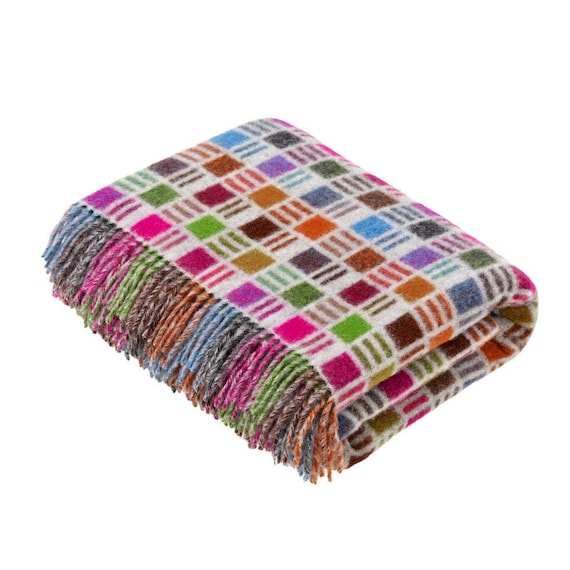 Bronte von Moon Plaid | Wolldecke | 100 % Merinowolle | REGENBOGENBAND (Grau-Multi) | 185x140cm | Hergestellt in Großbritannien | Decke | Wohndecke