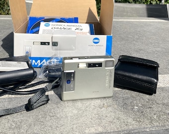 Konica Minolta Dimage G400 4.0 MP Digital Camera With 3x Konica Minolta Dimage G400 4.0 MP Digital Camera With 3x
