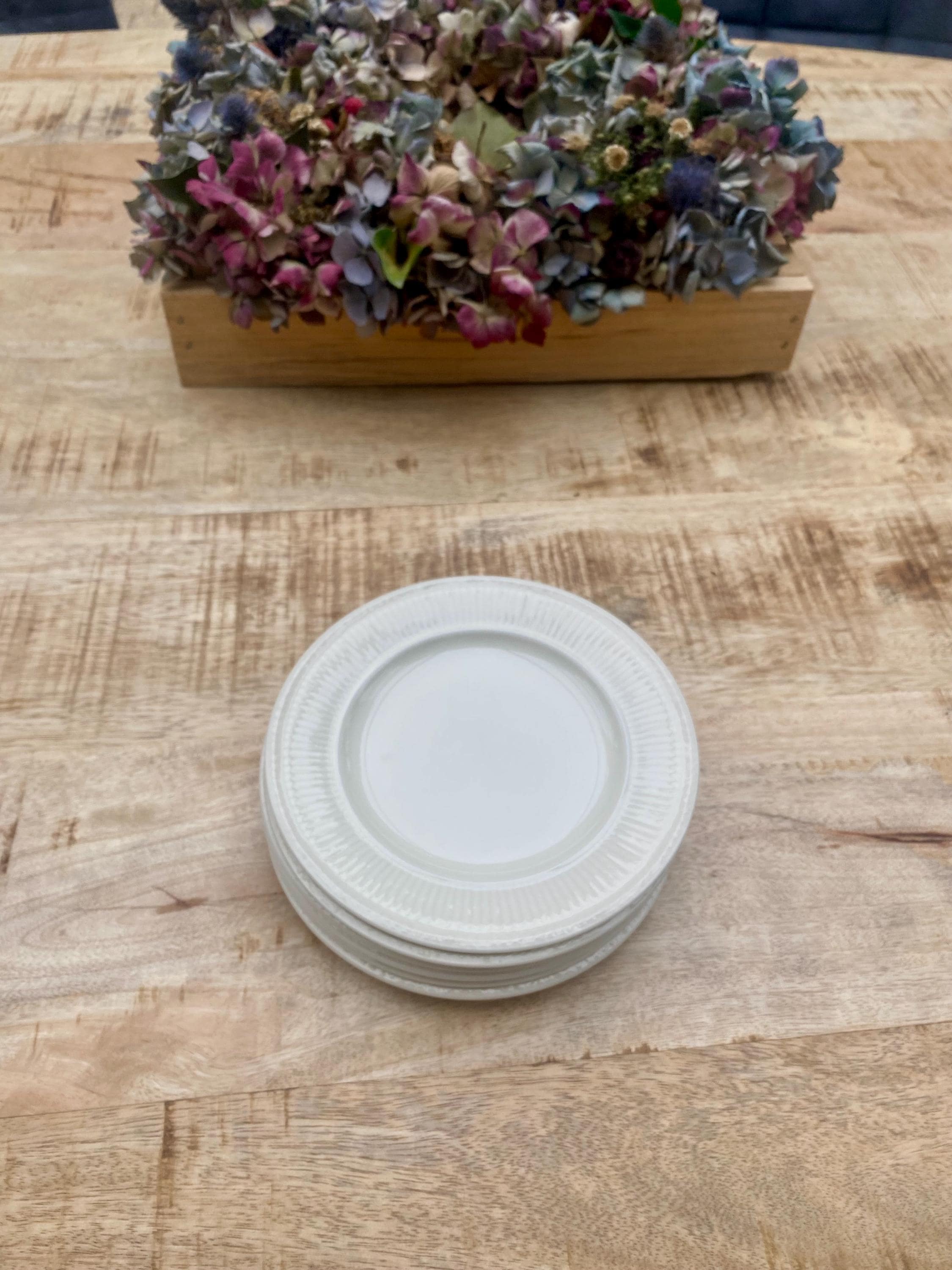 Set of 6 Elegant Wedgwood Queen's Ware Edme Small Plates – 15cm