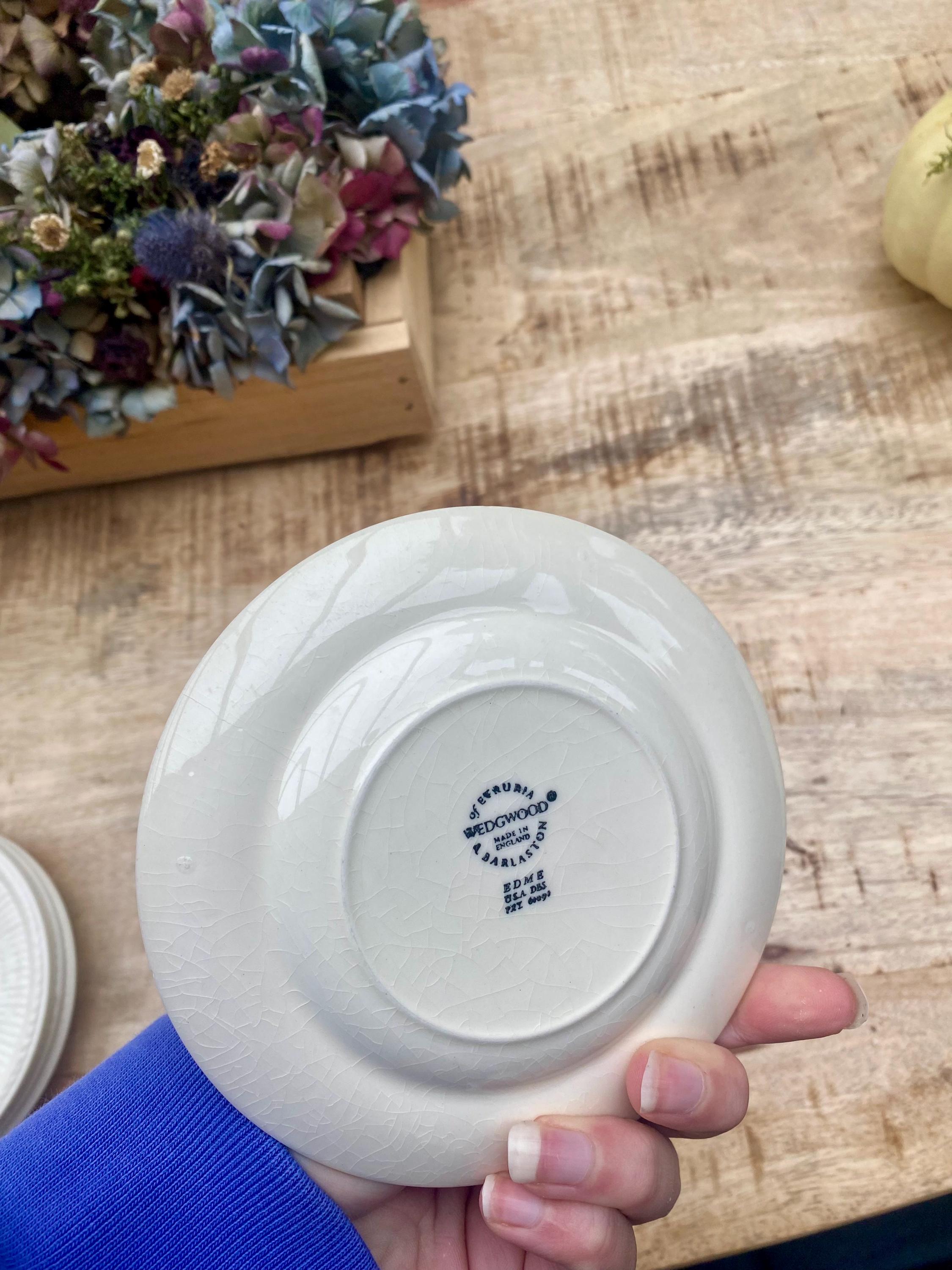 Set of 5 Elegant Wedgwood Queen's Ware Edme Small Plates – 13 Cm