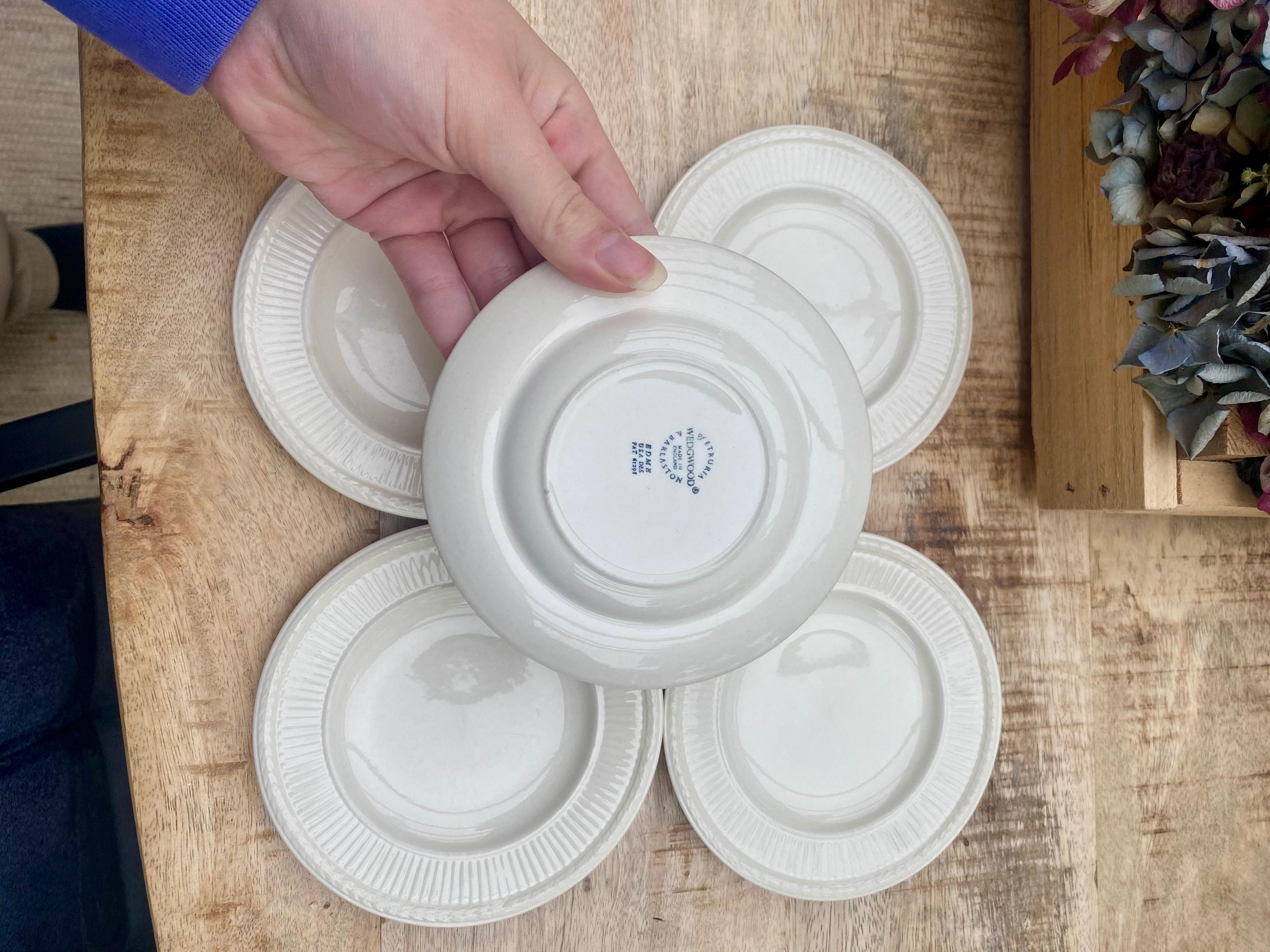 Set of 5 Elegant Wedgwood Queen's Ware Edme Small Plates – 13 Cm