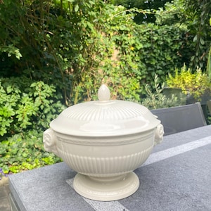 Wedgwood Etruria & Barlaston Edme /Terrine with Lid- Round Covered Footed Vegetable Dish - Made in England