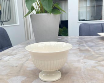 Elegant Wedgwood Edme Bonbon Bowl – Classic English Design