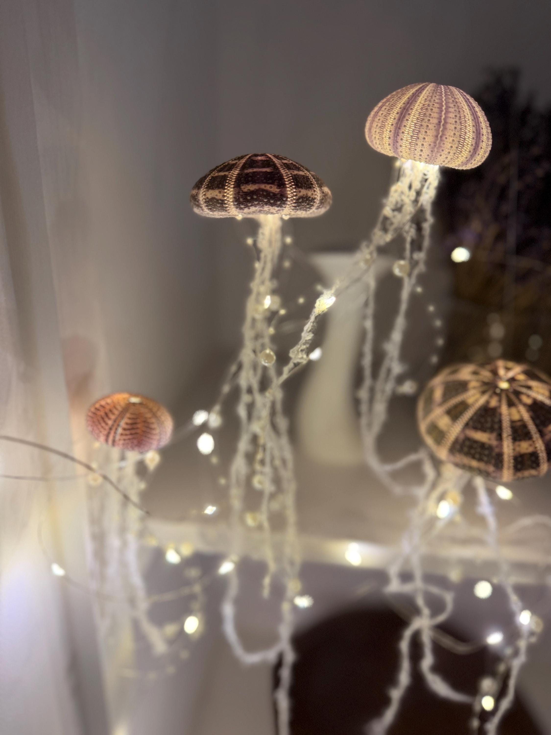 Gobesty Lampada a forma di medusa, lampada creativa a forma di medusa, alimentata a batteria, luci da giardino a medusa, lampada decorativa per feste a tema oceano, decorazione per giardino, giardino