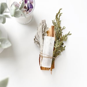 SAGE & CEDAR CLEANSE Kit | Palo Santo Stick Bundle | Crystal Herbal Smudge Bundle | Purify | Gift | Natural Incense | Spiritual Metaphysical