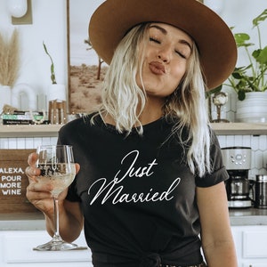 Just Married unisex tee shirt, bride gift, groom gift, best friend gift, couples engagement gift, wedding gift, Valentines day gift.
