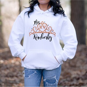 Includes FREE personalization, Mis Quince , mis quince squad custom hoodie, quince squad hoodie, sudadera para quinceañera.