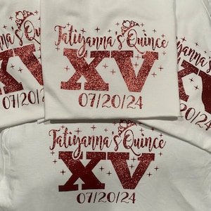 Comprend une personnalisation du dos GRATUITE, des t-shirts Mis Quince personnalisés avec couronne, une équipe de coings, une joueuse pour les coings, une camiseta para dama y chambelán.