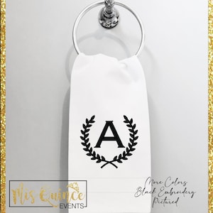 Personalized embroidery bathroom hand towel, custom monogramed gift, personalized bridal gift, personalized wedding gift, Christmas gift.
