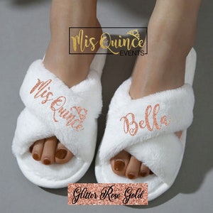 Personalized Quinceañera Fuzzy slippers, pantuflas para Quinceañera, quince getting ready slippers, quince party favor, quinceañera gift.