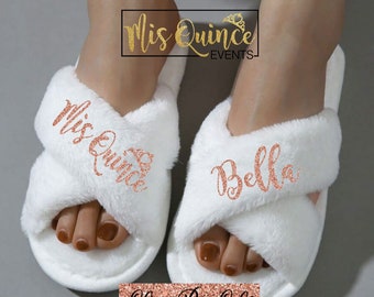 Personalized Quinceañera Fuzzy slippers, pantuflas para Quinceañera, quince getting ready slippers, quince party favor, quinceañera gift.