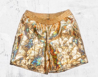 Short homme triangle doré holographique