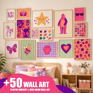 Op de afbeelding: Een verzameling ingelijste wandkunst met speelse illustraties, waaronder een ster, een beer, een vlinder en een aardbei. Het kunstwerk heeft heldere kleuren en grillige ontwerpen, perfect voor een kinderkamer. Tekst op de afbeelding luidt "Let's Play" en "+50 WALL ART PLAYFUL NURSERY & KIDS ROOM WALL ART".