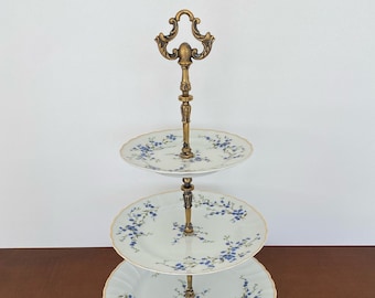 BERNARDAUD Limoges GRAND Stufenservier, Kuchendisplay, Konditorservice Bernardaud Frankreich, Luxus französisches Porzellan