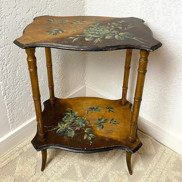 2-stöckiger Jugendstil-Tisch mit bemalten Platten, Tisch im Stil von Emile Gallé, französischer Beistelltisch