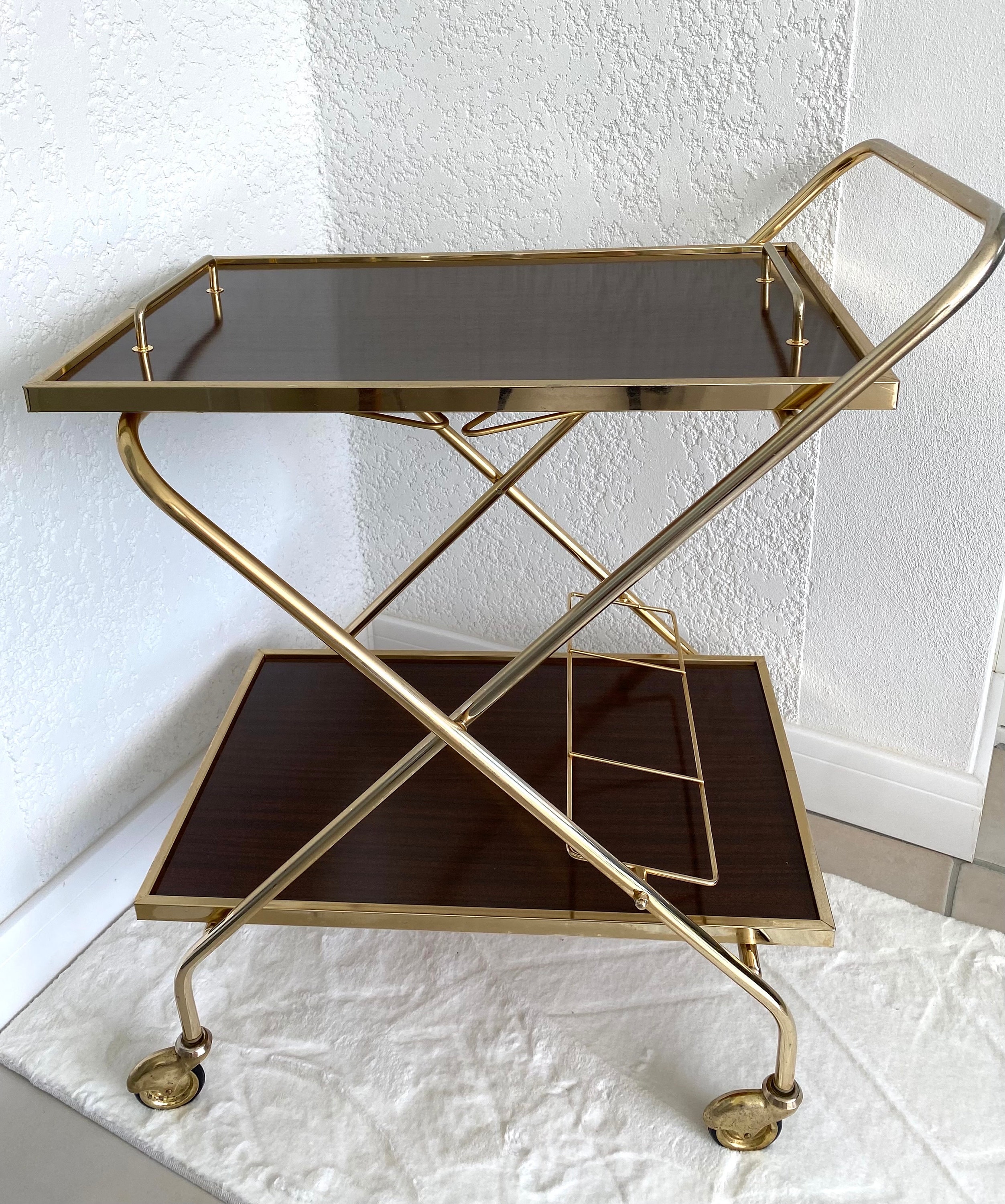 ミッドセンチュリーのフォルミカと真鍮のローリングサービングカート