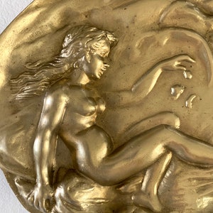 RARE!!! ART NOUVEAU Français Vide poche jeune femme dénudée en laiton ,