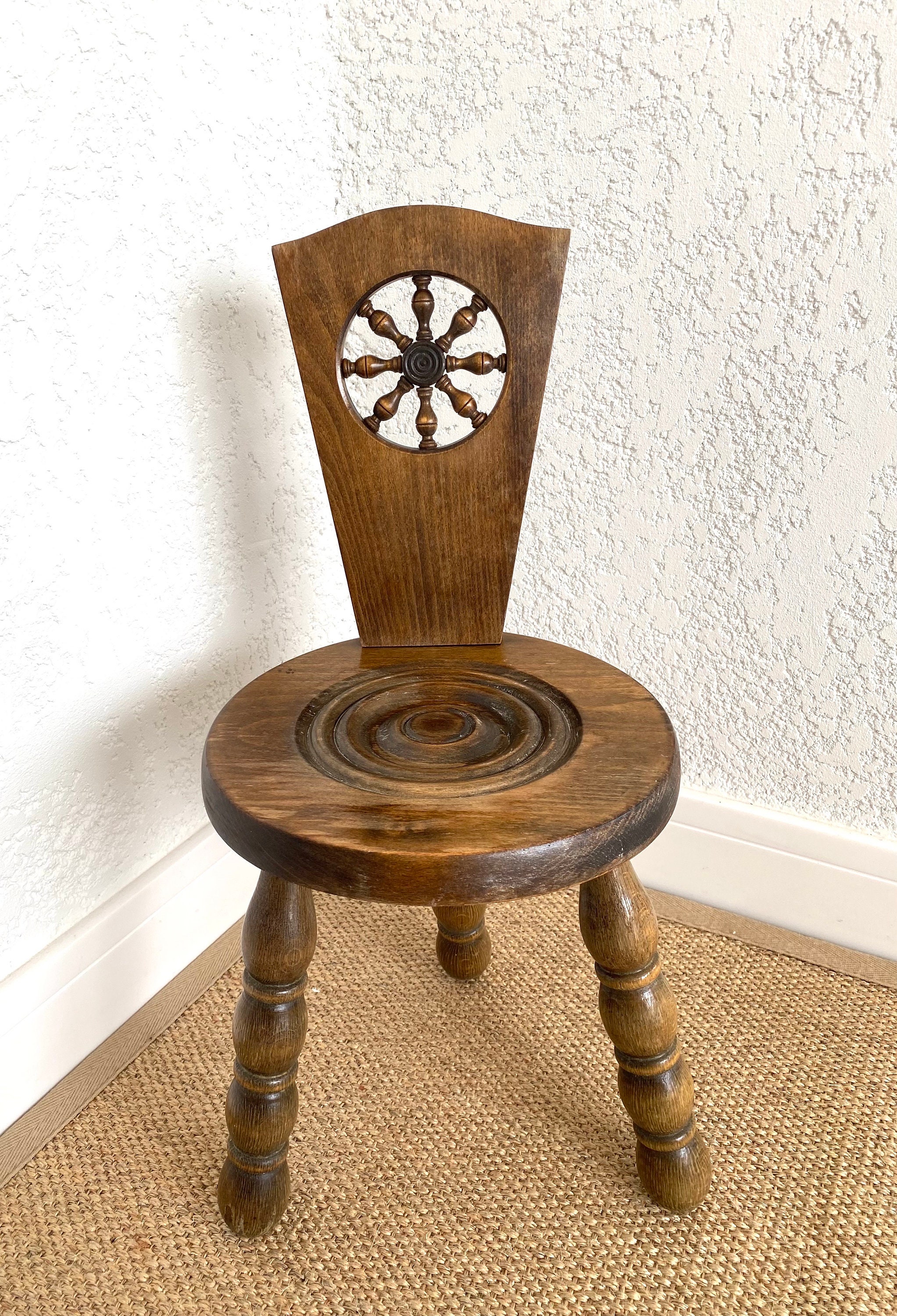 rare tabouret français tripode en bois massif tourné, sellette vintage mid -century, français