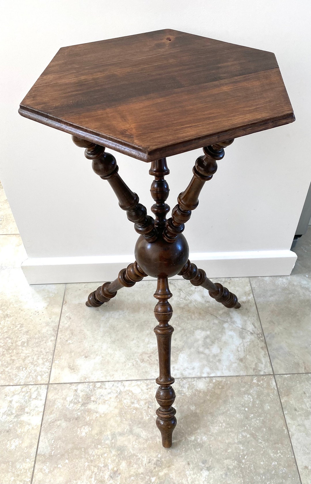 Reresmall HEXAGONAL TABLE in Solid Wood, Small Side Table With Turned