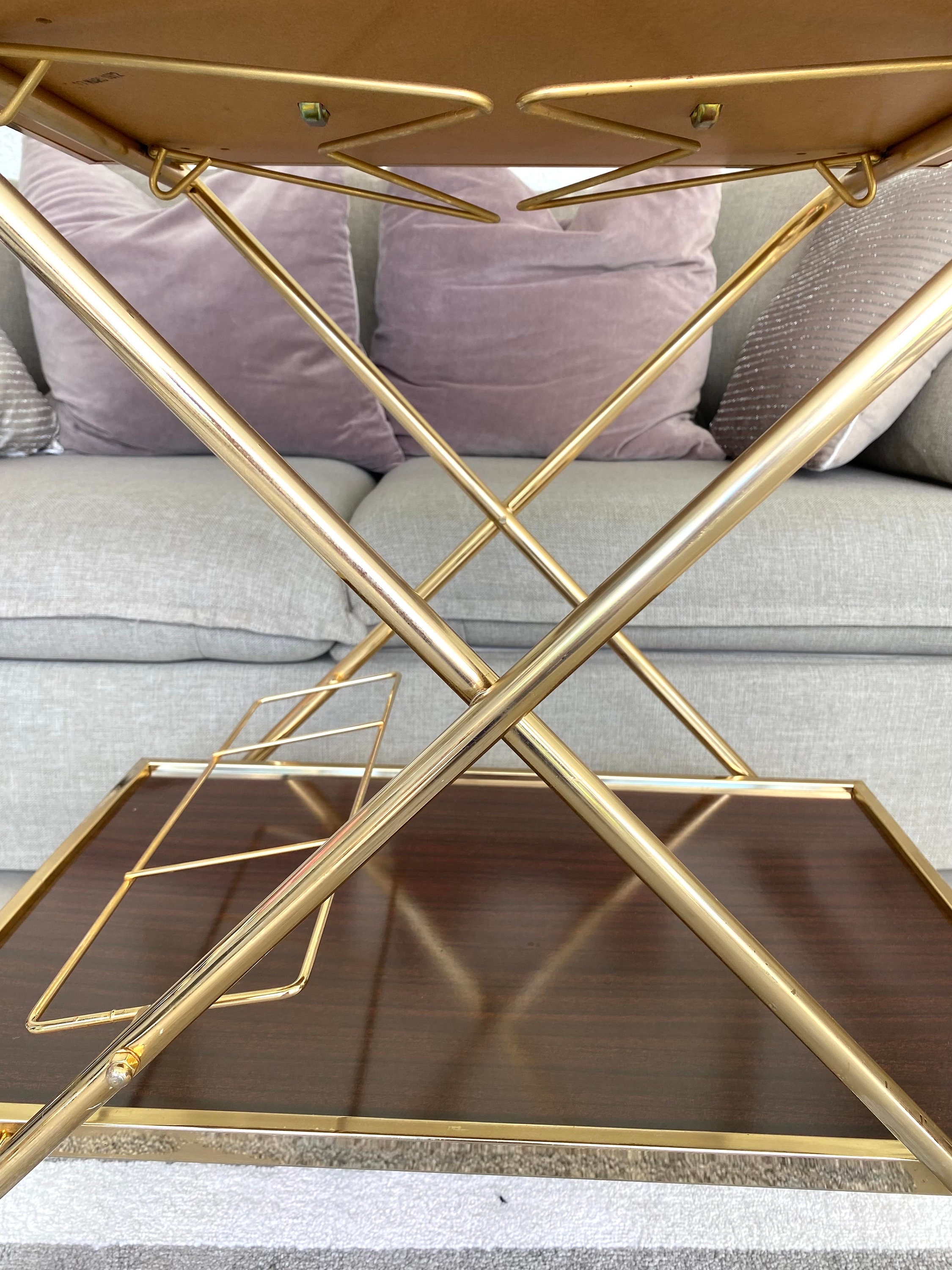 ミッドセンチュリーのフォルミカと真鍮のローリングサービングカート