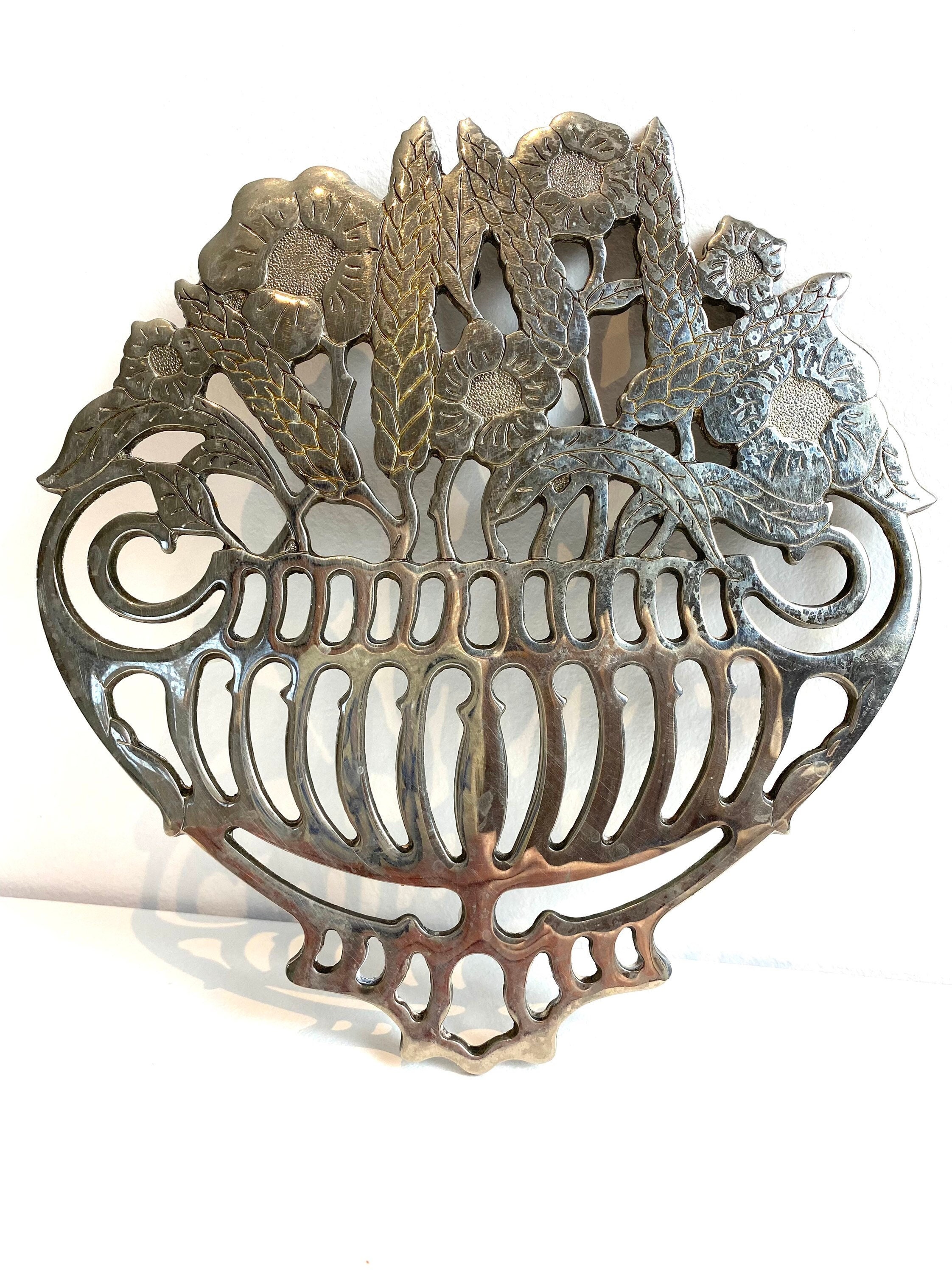 Dessous de Plat Argenté Style Art Déco// Dessous Motif Floral// Italien//Design Piero Maestri// Repo