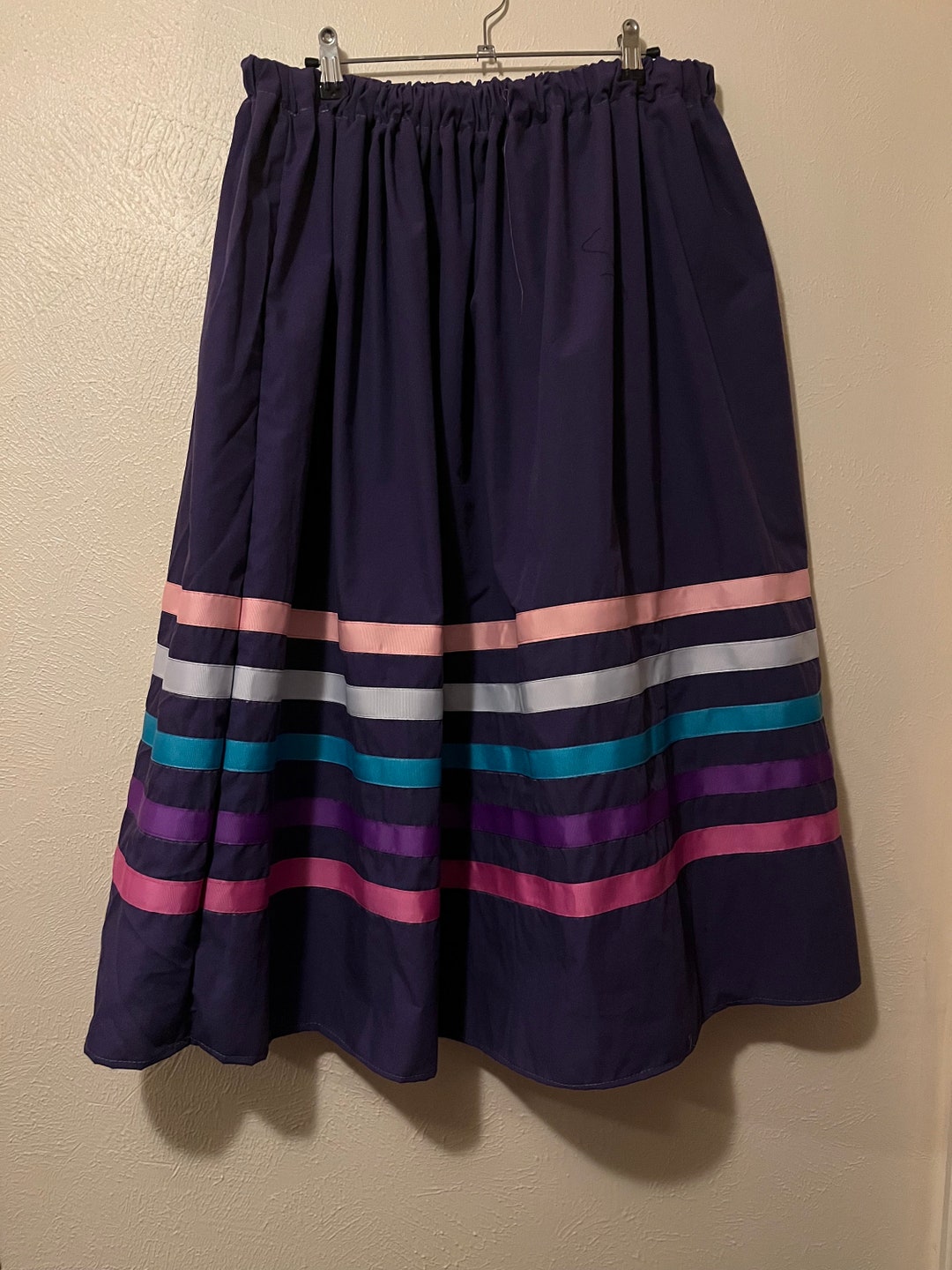 Jupe Portefeuille Newport News – Taille 8, Violet Velours, Longueur Genoux