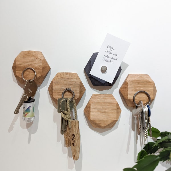 Tableau à clés - CLÉ HONEYCOMB clé aimant boîte à clés porte-clés aimant bois chêne idée cadeau anniversaire pendaison de crémaillère déménagement