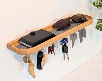 Solid oak key rack with invisible magnetic closure | Minimalist wall shelf with felt lining | Small wall shelf for hallway decor | Magnetic key rack