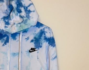 Tie dye sweatshirt nike hotsell