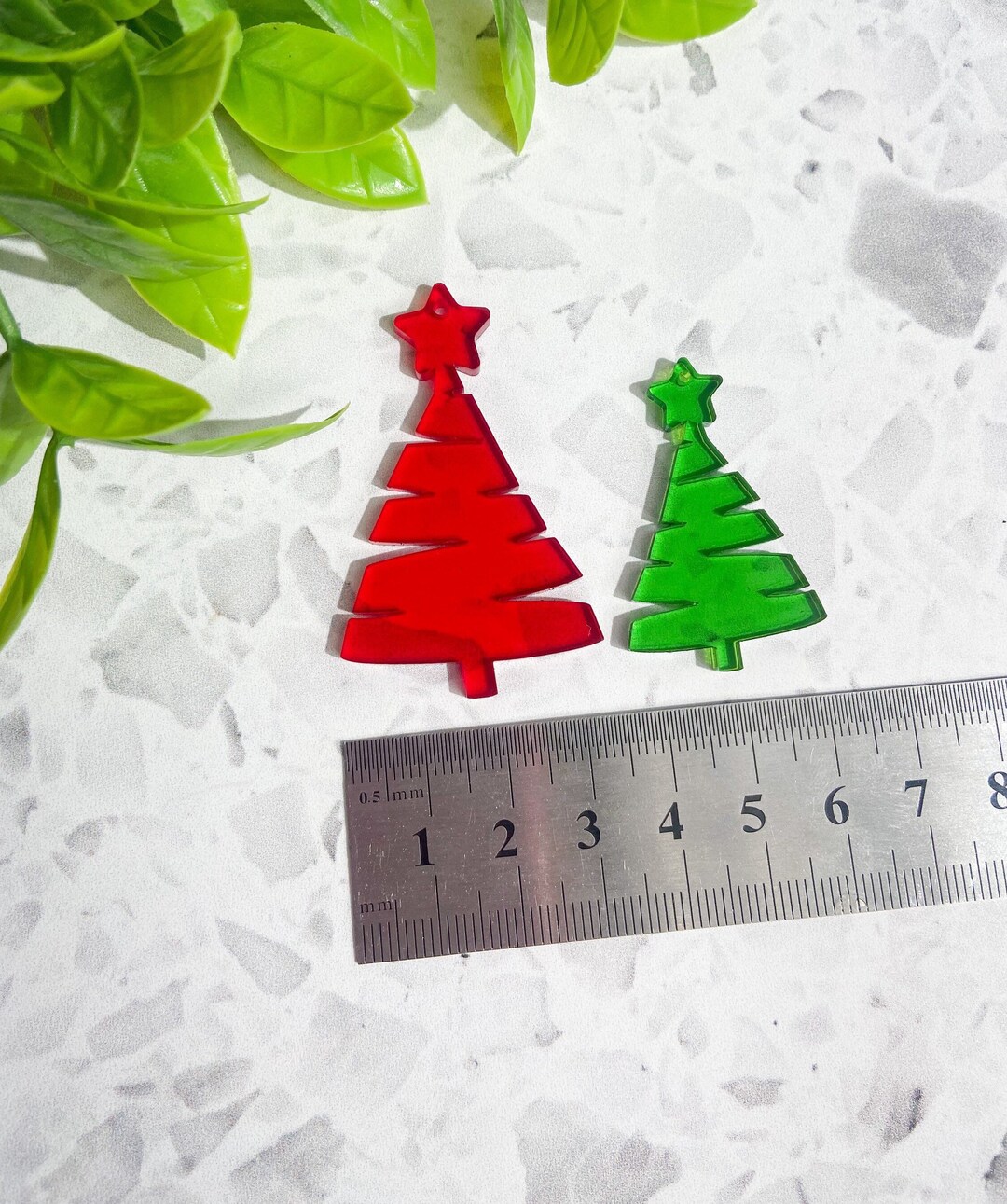 6 Tannenbaum Acryl Ohrringe rot oder grün Etsy.de