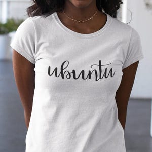 Maglietta della confraternita sudafricana Ubuntu nera bianca, zulu, io sono perché noi siamo