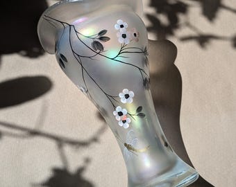 Vintage Iridescent Art Glass Vase by Freiherr von Poschinger, Germany, 1970s – Handblown Vase with Dragonfly & Floral Motif – Unique Decor