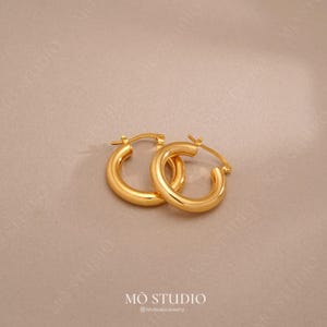 Chunky 18K Gold Hoop Earrings, 25mm Small Gold Hoop Earrings, Huggie Hoop Earrings, Thick Gold Huggie Earrings, Dainty Hoop Earrings