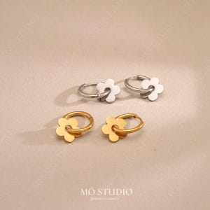 Gold Daisy Flower Earrings, Dainty Huggie Hoop Earring, Minimalist Waterproof Flower Hoops for Everyday Statement, Small flower,Gift for Her