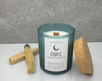 Day & Night Kerzen-Kollektion 230 ml. “PEACE”, Ruhiger Tonka + Süßes Sandelholz