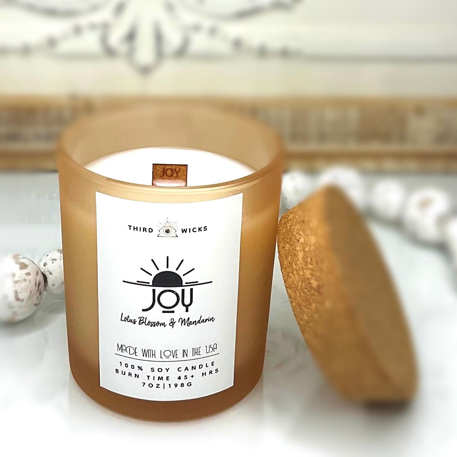 Day & Night Kerzen-Kollektion 230 ml. „JOY“ Lotusblüte + Mandarine