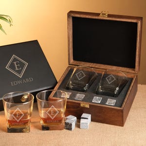 Personalized Whiskey Glasses Set with Whiskey Stones and Wood Box, Groomsmen Gift, Christmas gift, Engraved Scotch Glass, Birthday Gift Dad