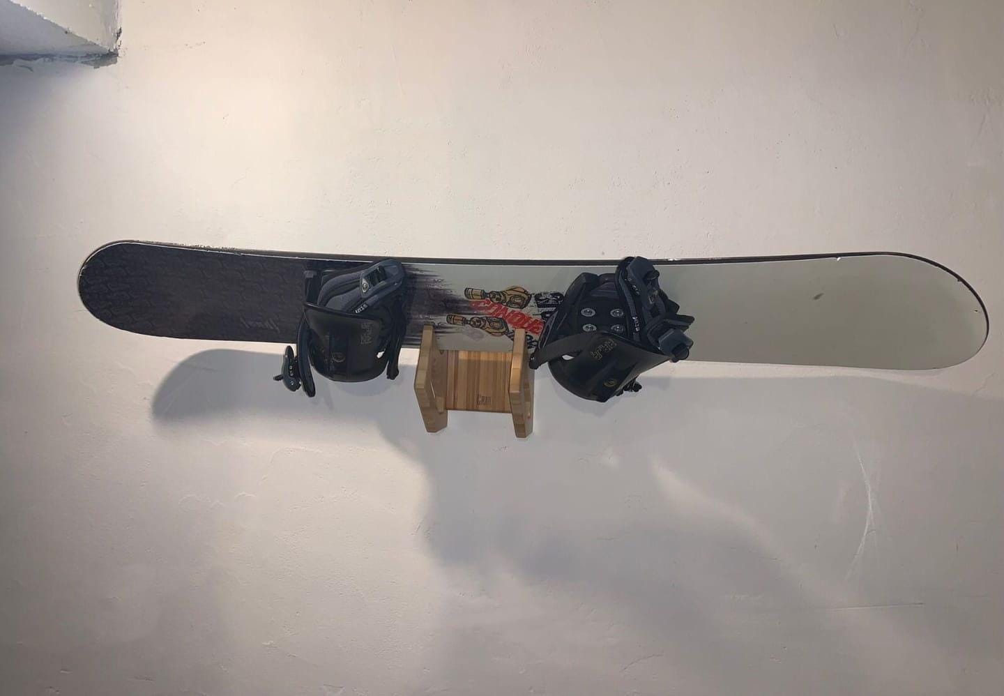 Kit Montage Inclus Bambou Supports Muraux En Bambou CRID - Lot De 4 Pour Skate, Longboard, Snowboard - Rangement Déco Écolo Kit Montage Skate