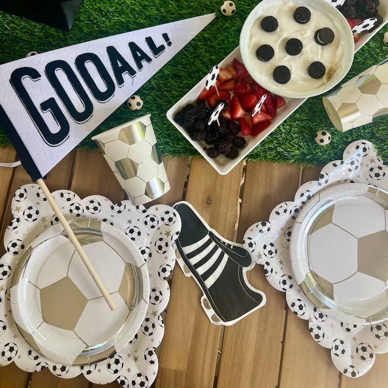momentandco Soccer Cleat Paper Napkins - Thumbnail 4