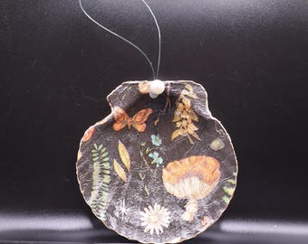 Adorno de concha de vieira con forma de hongo