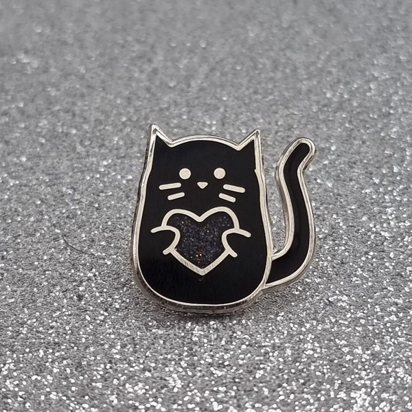 Schwarze Katze Emaille Pin mit schwarzem Glitzerherz