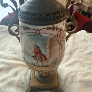 Victorian-Era Hand-Painted Porcelain Lamp – 19th Century Vintage Elegance