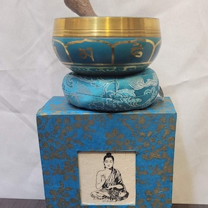 Tibetan Meditation Yoga Singing Bowl Set, Singing bowls for sound healing, meditation, yoga and charka balancing