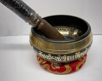 Tibetan Meditation Yoga Singing Bowl Set, Singing bowls for sound healing, meditation, yoga and charka balancing