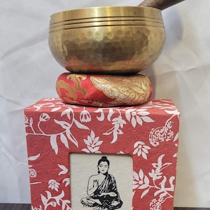 Tibetan Meditation Yoga Singing Bowl Set, Singing bowls for sound healing, meditation, yoga and charka balancing