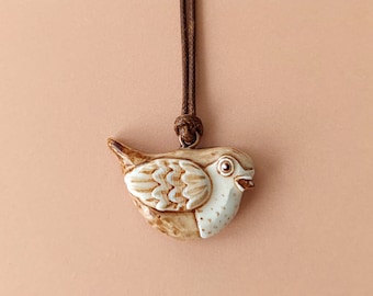 Realistic robin charm - Clay Bird Necklace - Robin Bird charm - Pottery novelty Bird - Air dry clay pendant - Robin clay jewellery