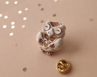 Valentines day gift - Owl clay pin - Barn owl minimalistic pin - Boho style pin - Shiny, festive pin - Air dry clay brooch
