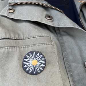 Boho Daisy Pin